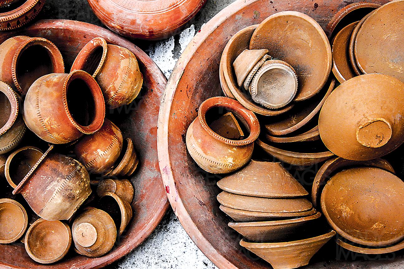 Image of handmade pots in one of the shops on the streets of Delhi, India